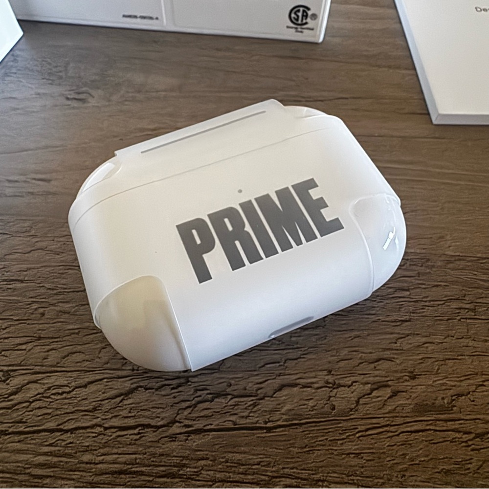 Prime Apple AirPods Pro with Charging Case - Picture 3 of 4